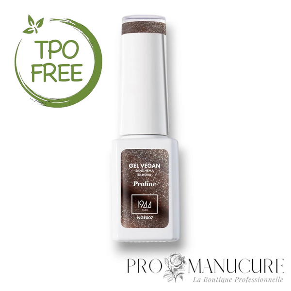 Vernis semi-permanent 1944 Paris Gel Vegan, teinte Praline Cat Eye NGE007. Format 7ml, formule professionnelle sans Hema et sans TPO.