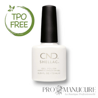 Flacon de vernis semi-permanent CND Shellac White Wedding, teinte blanc nacré doux pour mariage, format 7,3ml, formule sans TPO.