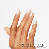 OPI-Vernis-Traditionnel-Do-you-take-Lei-Away-Hand