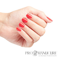 Vernis-Semi-Permanent-OPI-Blushin-Pride-Sans-TPO-Hand