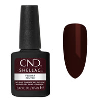 Nuancier bordeaux brun presque noir et flacon de vernis semi-permanent CND Shellac Fedora
