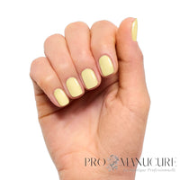 Manucure jaune pastel réalisée avec CND Shellac Jellied Marmelade