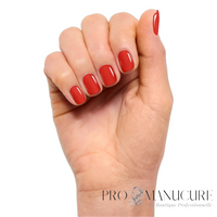 CND Shellac Poppy Fields rouge coquelicot porté sur ongles, peau claire