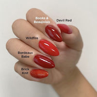 Shellac-Bordeaux-Babe-Hand2